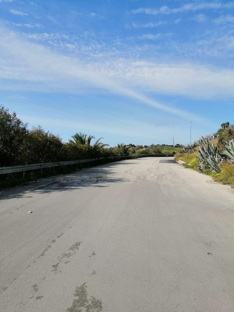 Sopralluogo in via Lido per pianificare interventi sulla strada