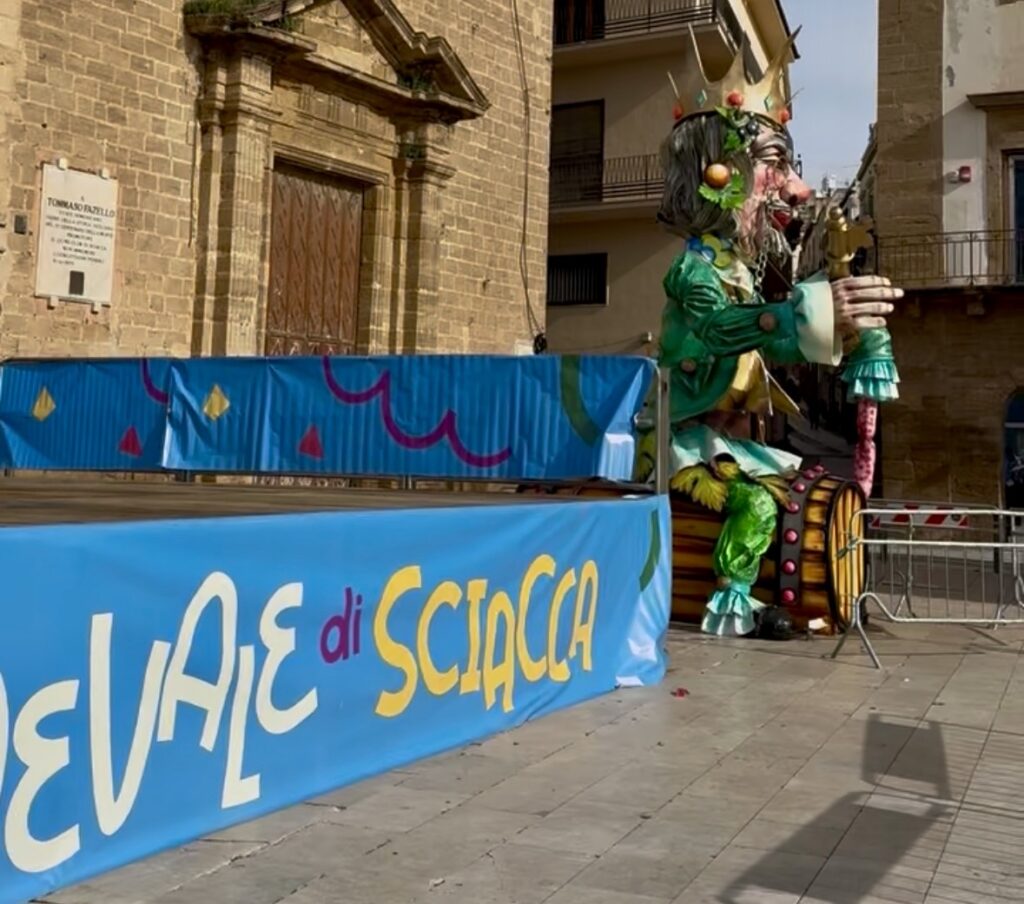 Carnevale, sfilate e spettacoli musicali in centro storico per il martedì grasso